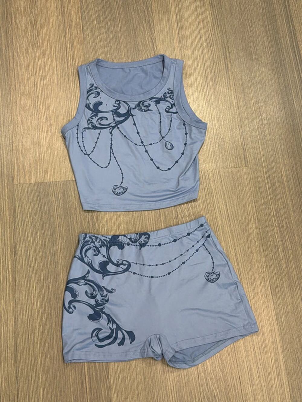 2 Piece Outfit Printed Sleeveless Crop Top Shorts Y2K • Size Small • Brand New